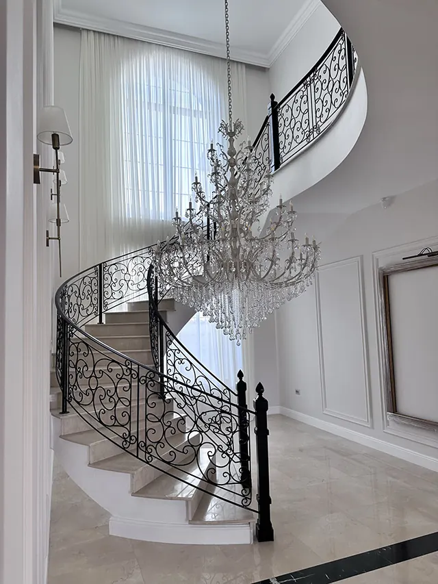 Balustradă din fier forjat pentru scară elicoidală