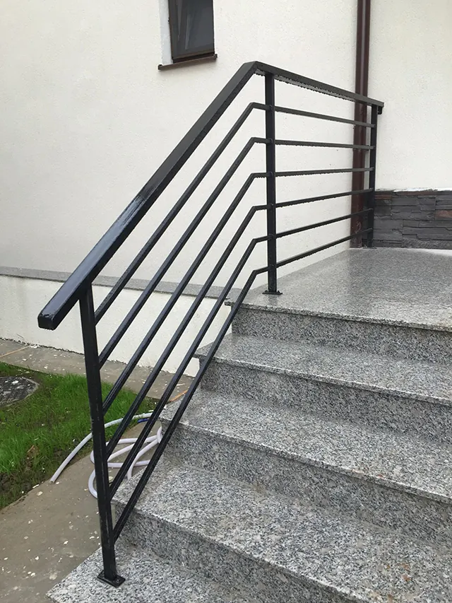 Mână curentă exterioară cu bare orizontale