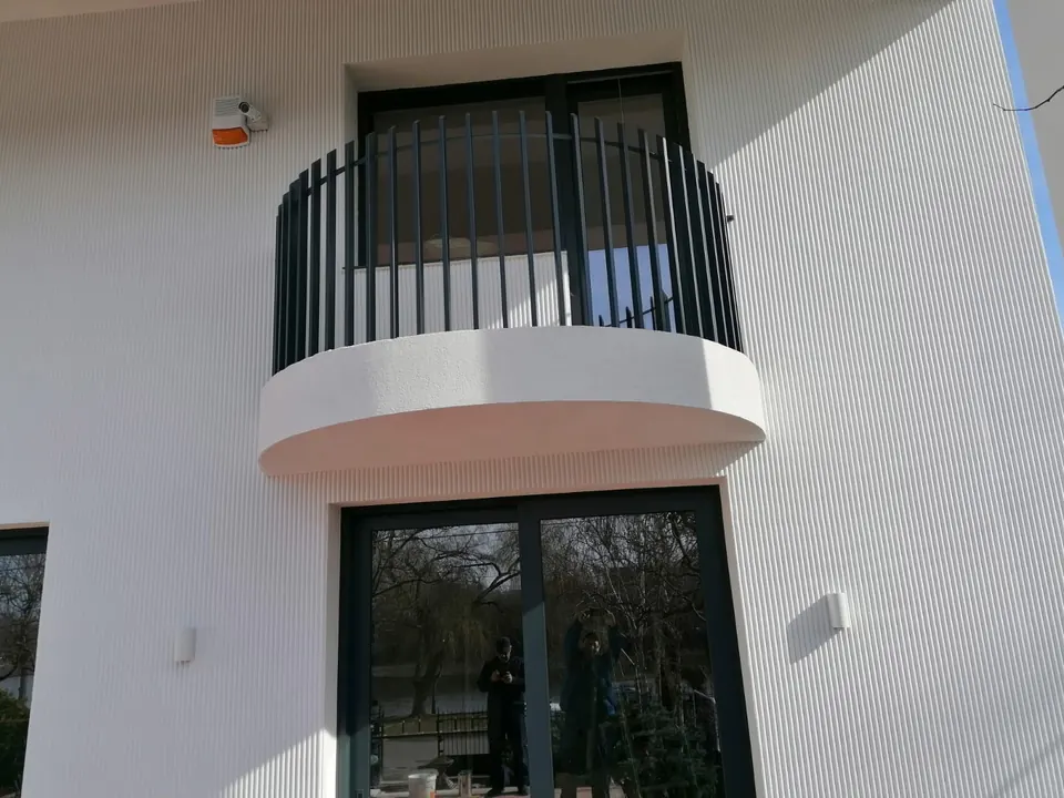 Balustradă curbată pentru balcon semicircular