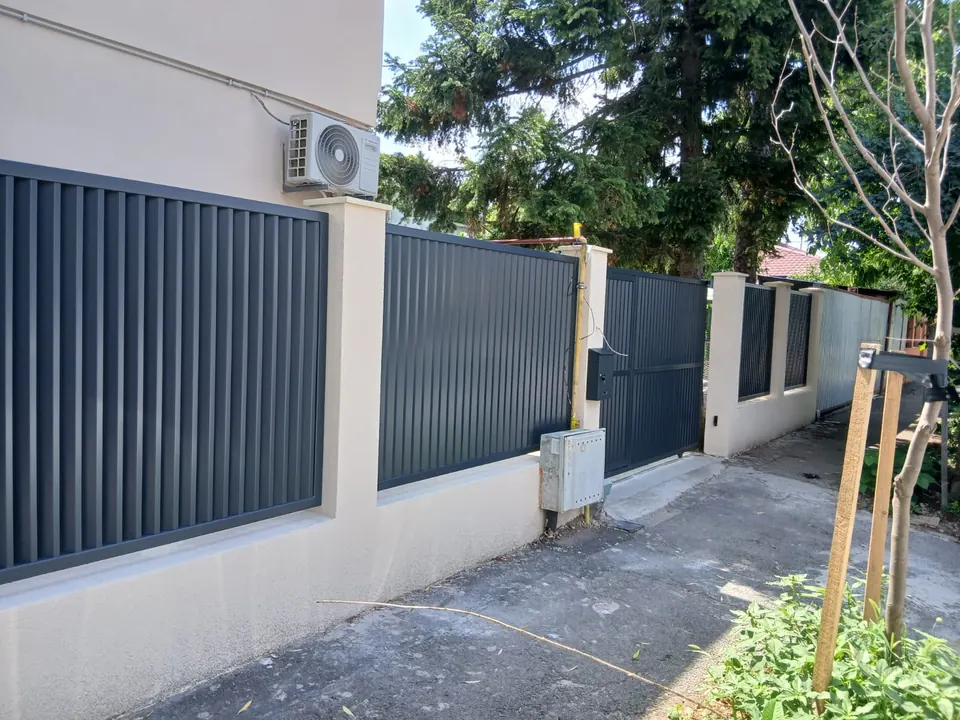 Gard și poartă cu bare verticale (G33) – poza 1 din 3