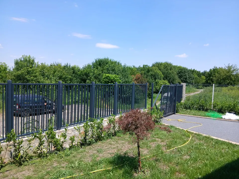 Gard cu bare verticale, antracit (G36) – poza 1 din 3