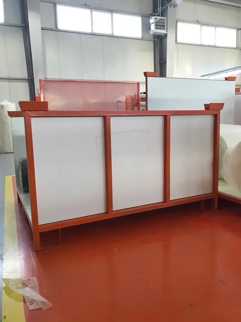 Mobilier metalic industrial pe comandă
