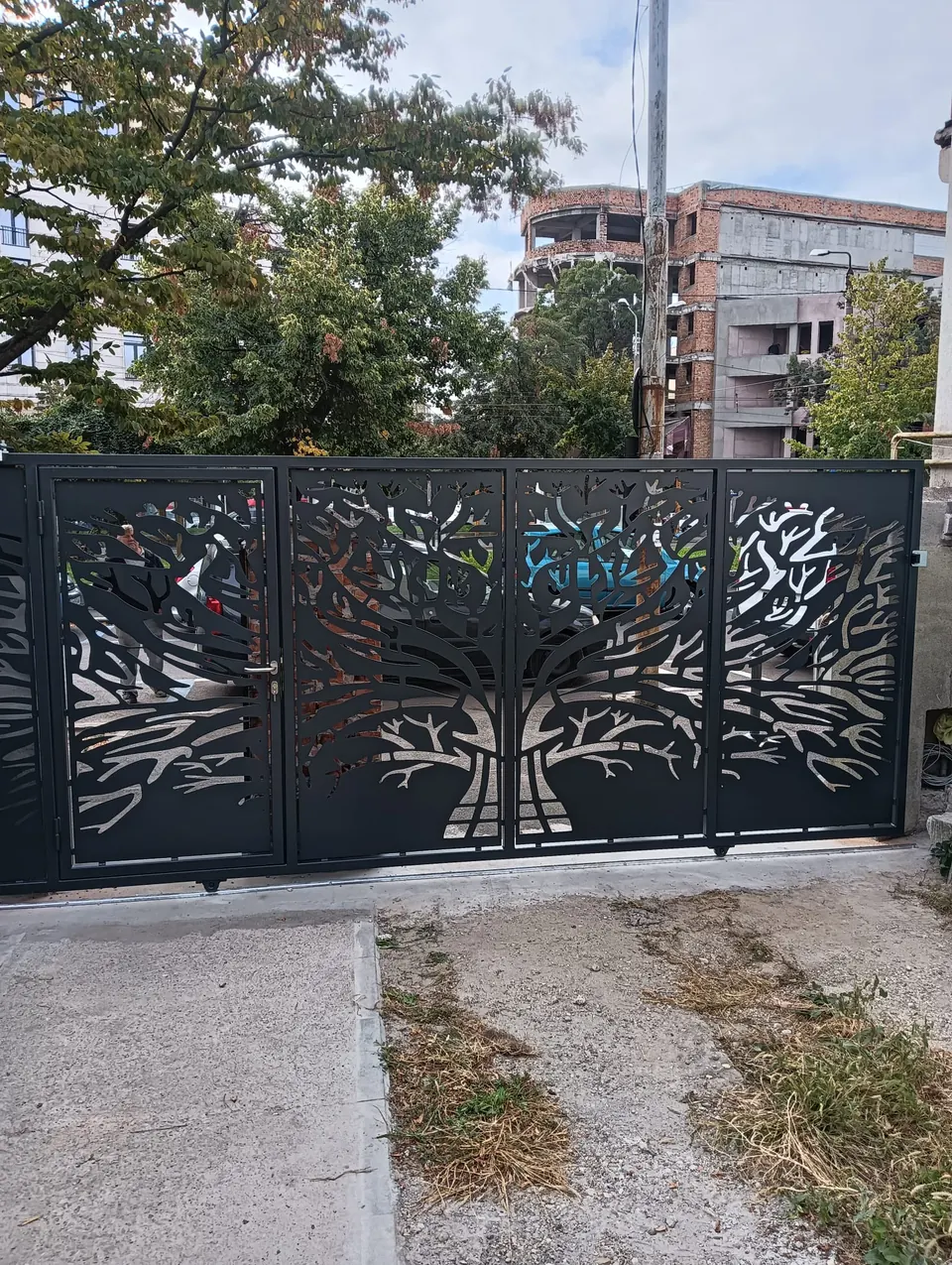 Poartă cu model „copacul vieții” debitat laser (PL12) – poza 1 din 2